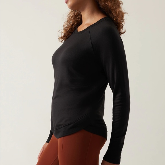 ATHLETA mindset sweater- beyond soft, black, size Medium - Picture 2 of 3